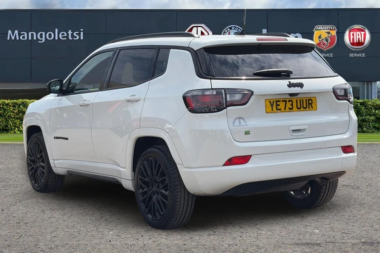 Vehicle Image - 3