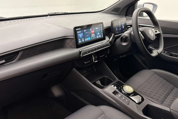 Vehicle Image - 3