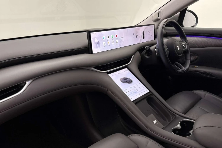 Vehicle Image - 3