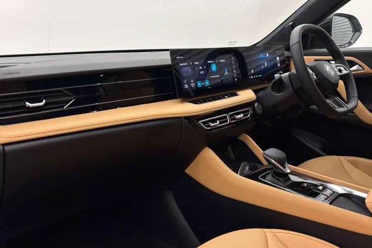 Vehicle Image - 3