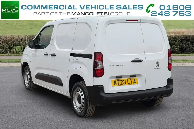 Vehicle Image - 2