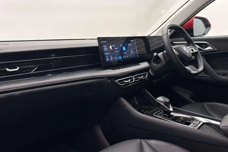 Vehicle Image - 3