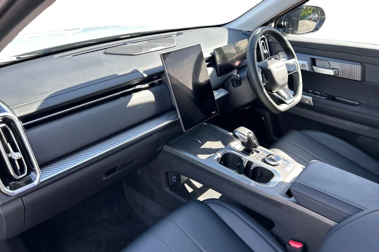 Vehicle Image - 1
