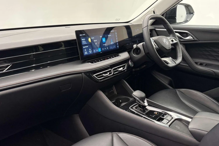 Vehicle Image - 3
