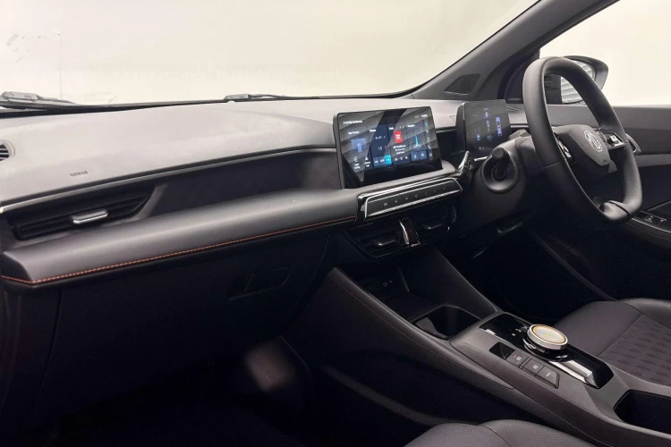 Vehicle Image - 3