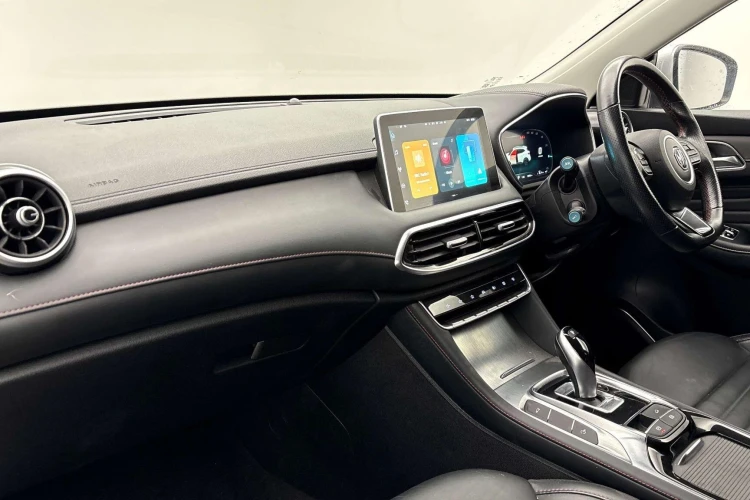 Vehicle Image - 3