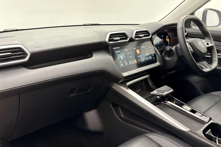 Vehicle Image - 3