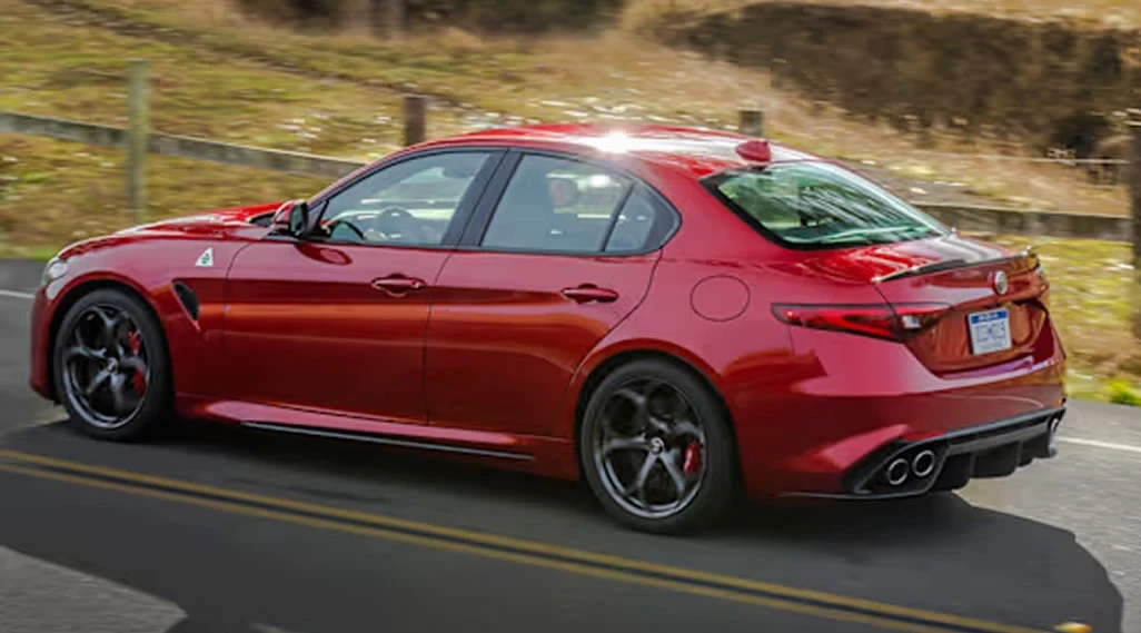 Chris Evans Reviews The Alfa Romeo Giulia Quadrifoglio