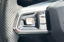 Vehicle Thumbnail 32