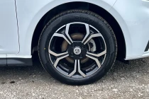 Vehicle Thumbnail 9