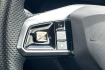 Vehicle Thumbnail 32