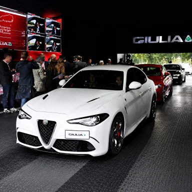 Jeremey Clarkson Reviews The Alfa Romeo Giulia Quadrifoglio