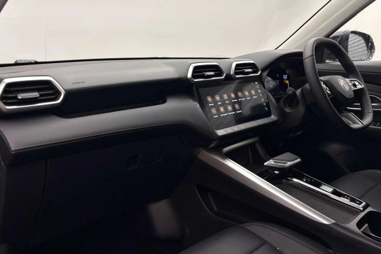 Vehicle Image - 3
