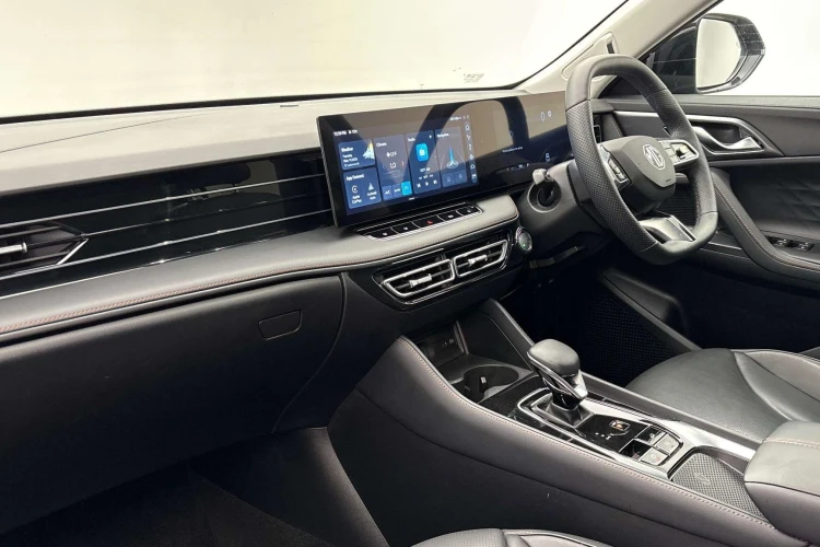 Vehicle Image - 3