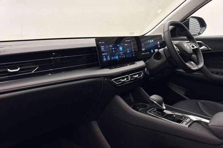 Vehicle Image - 3