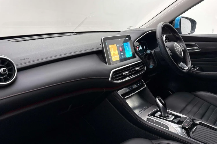 Vehicle Image - 3
