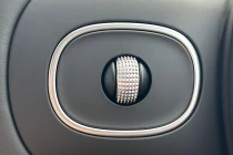 Vehicle Thumbnail 16