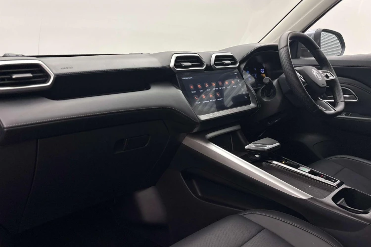 Vehicle Image - 3