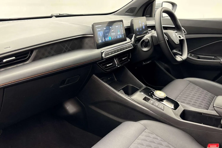 Vehicle Image - 3