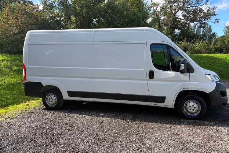 Vehicle Image - 3