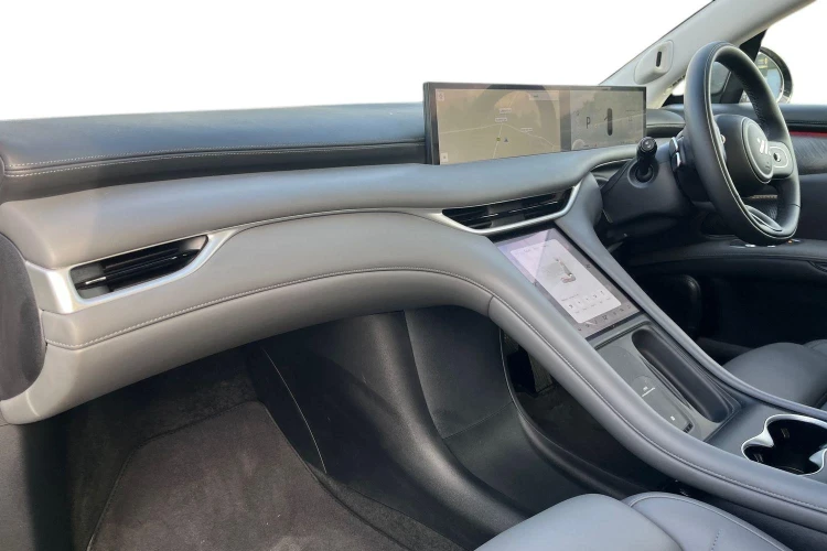 Vehicle Image - 1