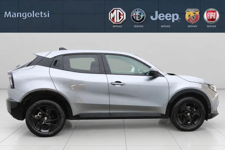Vehicle Image - 2