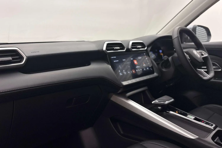 Vehicle Image - 3