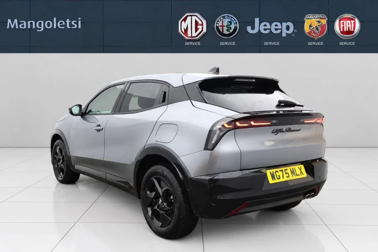 Vehicle Image - 1