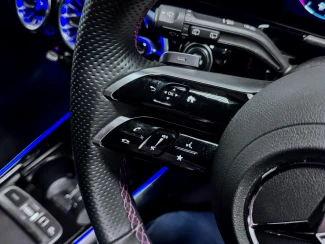 Mercedes-Benz GLA Image 8