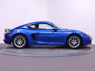 Porsche 718 Cayman Image 8