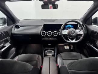Mercedes-Benz GLA Image 2