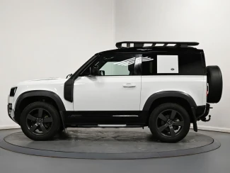 Land Rover Defender 90 Image 4
