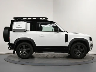 Land Rover Defender 90 Image 8