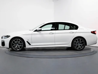 BMW 5 Series Image 4