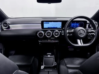 Mercedes-Benz CLA Image 2