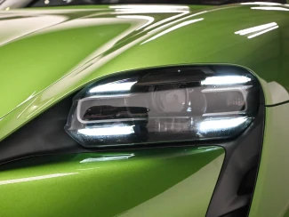 Porsche Taycan Image 8