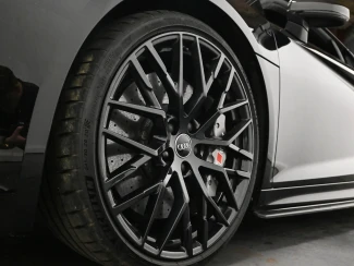 Audi R8 Image 7