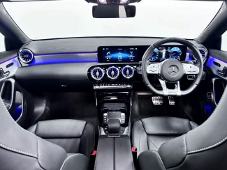 Mercedes-Benz CLA Image 2