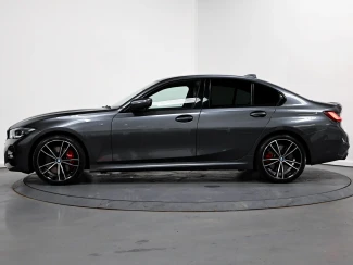 BMW 3 Series Image 4