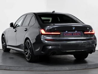 BMW 3 Series Image 3