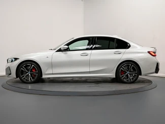 BMW 3 Series Image 4
