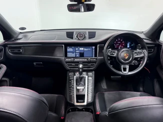 Porsche Macan Image 2