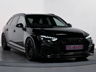 Audi RS4 Avant Image 1