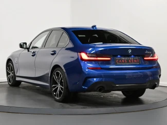 BMW 3 Series Image 3