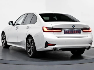 BMW 3 Series Image 3