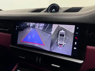 Porsche Cayenne Image 8