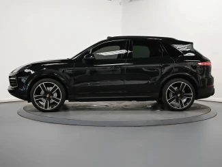 Porsche Cayenne Image 4