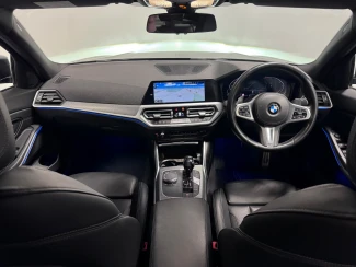 BMW 3 Series Image 2