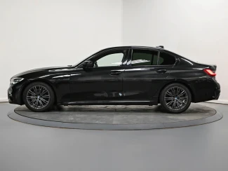 BMW 3 Series Image 4