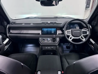 Land Rover Defender 110 Image 2